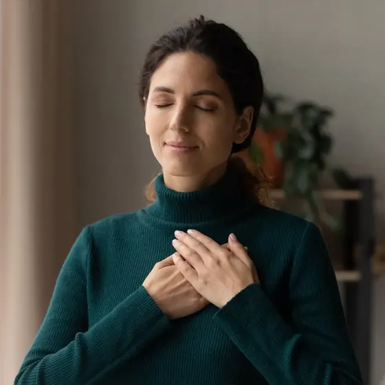 HoneyPezil clarity benefit: an unhurried headspace rather than a wired one